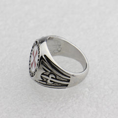 Bague Assassin’s Creed II à émail rouge – Tailles 8 à 12