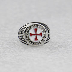 Bague Assassin’s Creed II à émail rouge – Tailles 8 à 12