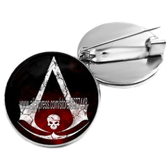 Broche Assassin’s Creed avec cabochon en verre – 7 motifs