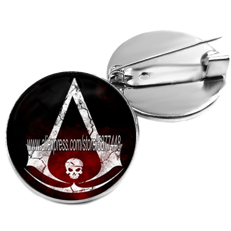 Broche Assassin’s Creed avec cabochon en verre – 7 motifs