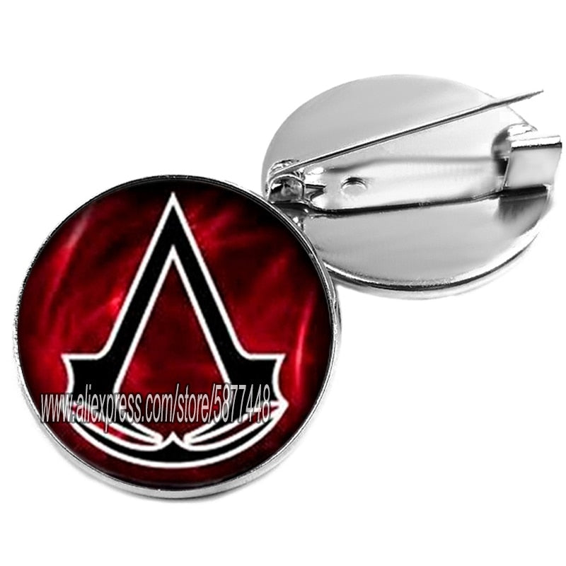 Broche Assassin’s Creed avec cabochon en verre – 7 motifs