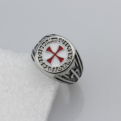 Bague Assassin’s Creed II à émail rouge – Tailles 8 à 12