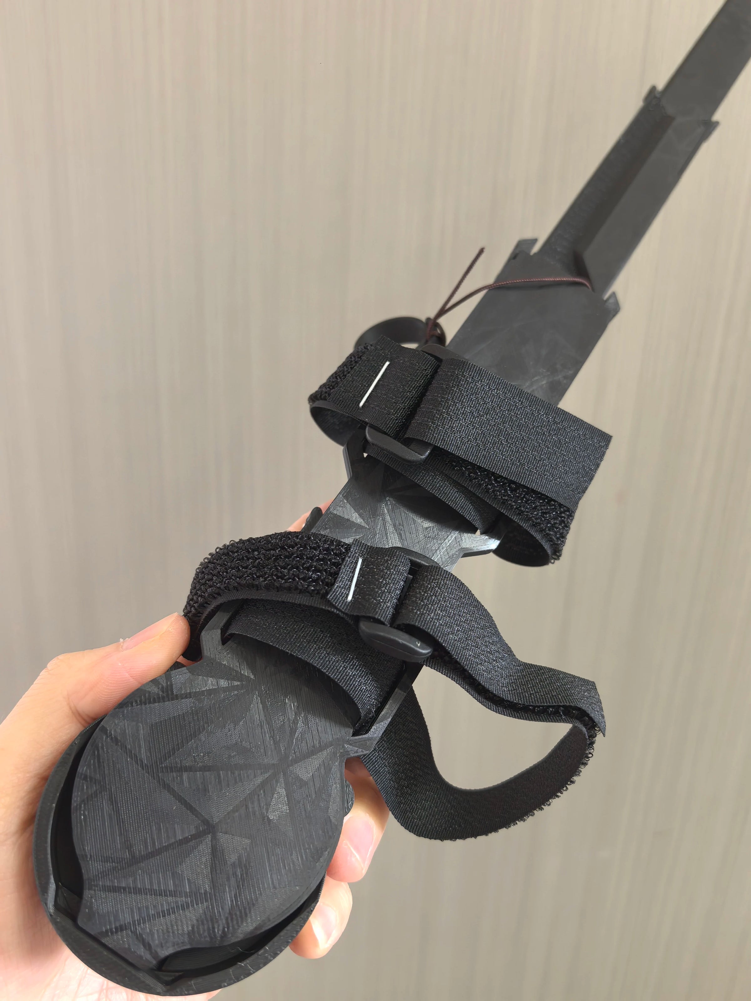 Accessoire de manche PVC factice pour cosplay – mécanisme coulissant
