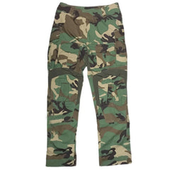 Tenue tactique camouflage – chemise et pantalon selon variante