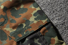 Tenue tactique camouflage – chemise et pantalon selon variante
