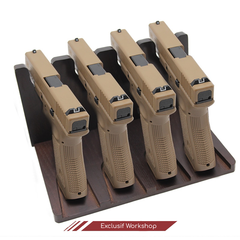 Présentoir en bois pour 4 répliques de poing