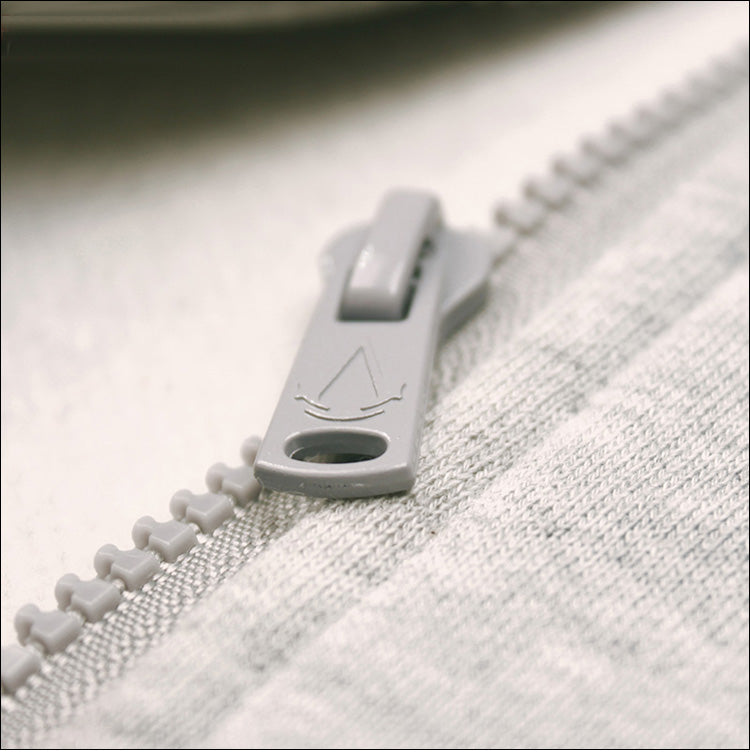 Sweat zippé à capuche Assassin’s Creed III – Blanc