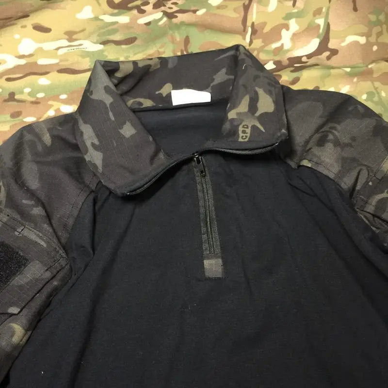 Tenue tactique camouflage – chemise et pantalon selon variante